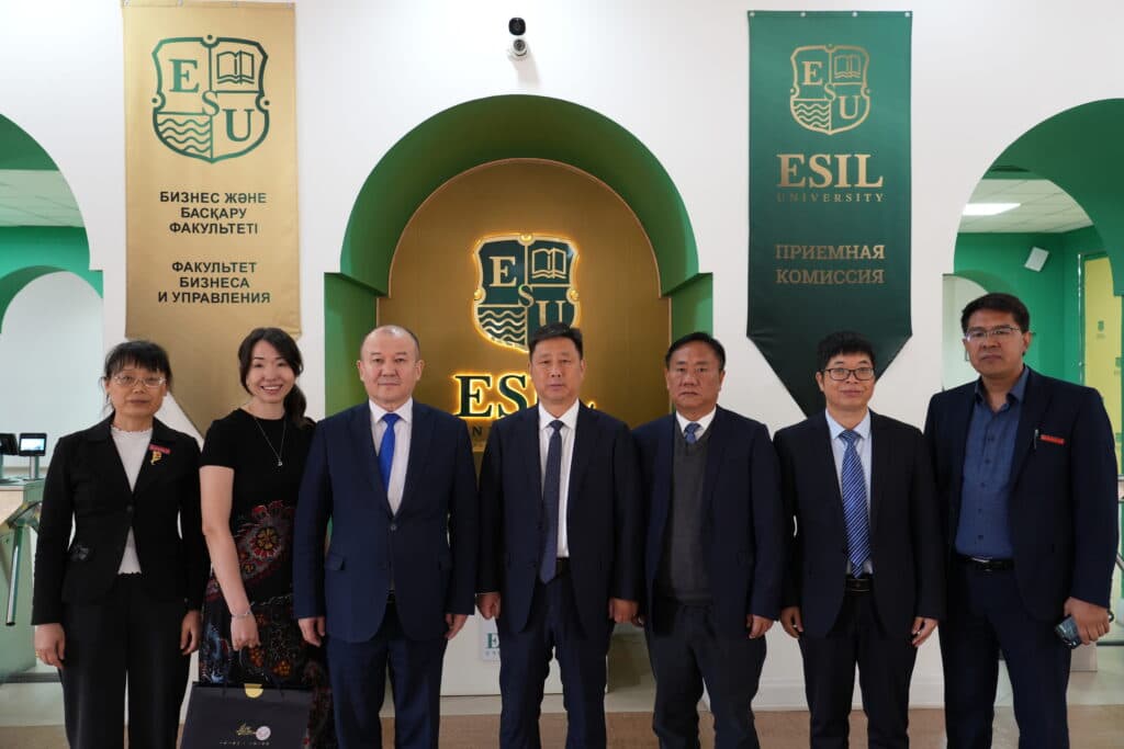 Esil University 接待南京师范大学（中国）代表团