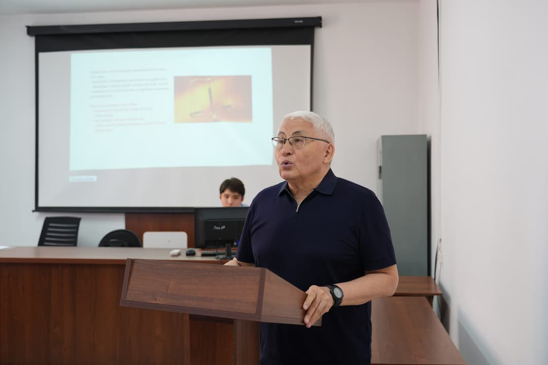 «Құқық» кафедрасы студенттердің құқықтық мәдениетін қалыптастыру бойынша кездесу өткізді