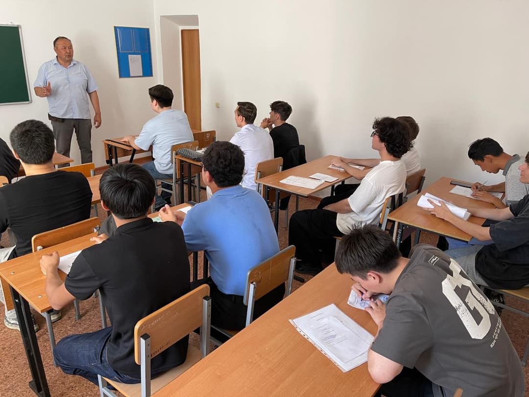 Esil University студенттері профилактикалық әңгімеге қатысты