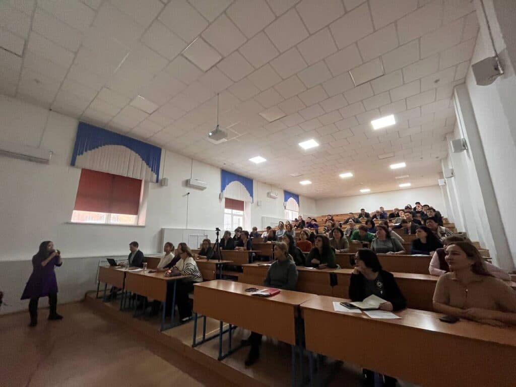 Esil University 举办国际教学方法会议