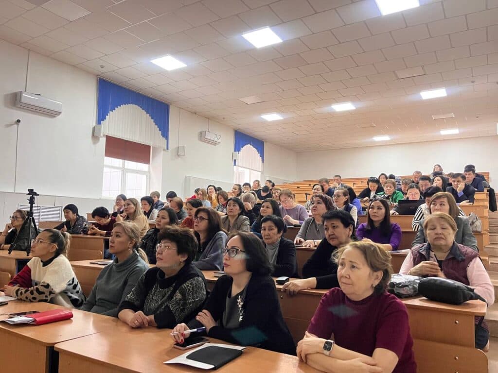 Esil University 举办国际教学方法会议