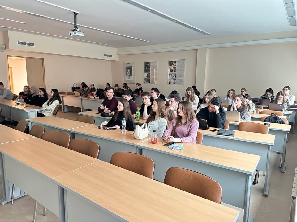 Esil University профессоры З.К. Есымханованың РФ үкіметі жанындағы Қаржы университетінің студенттеріне дәрісі