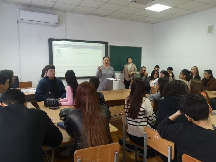 ESIL UNIVERSITY 举办提升学生法律意识的活动