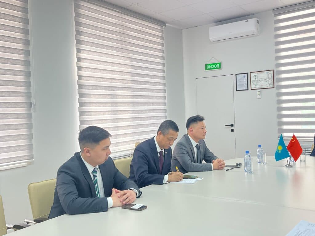 Esil University 与中国加强教育领域合作