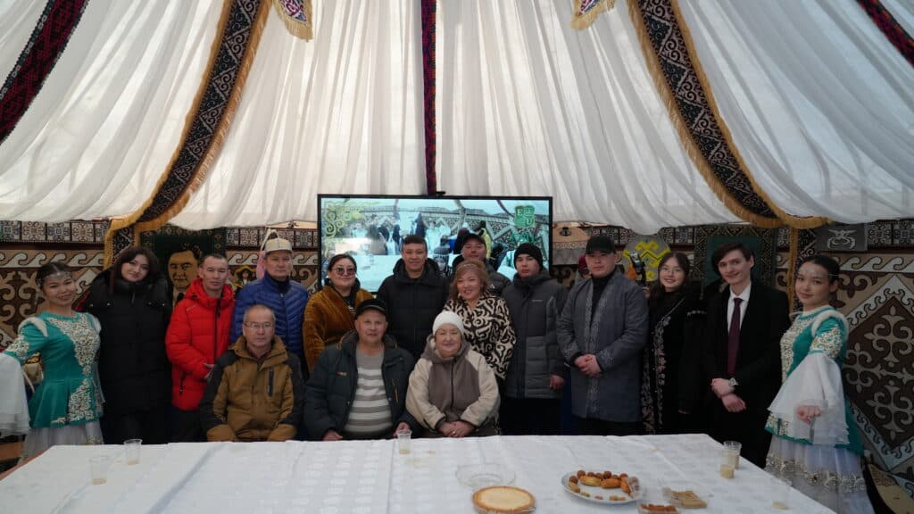 Esil University Ататүрік саябағында Наурызды атап өтті