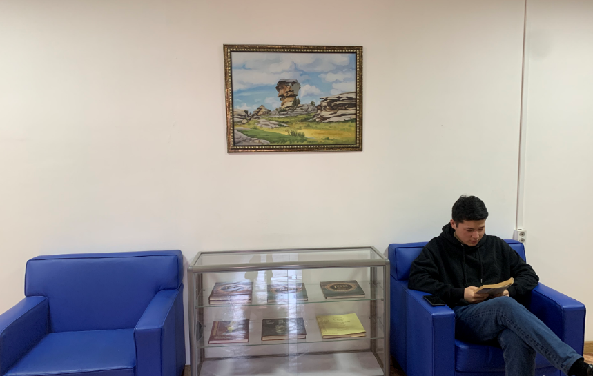 Тақырыптық кітап көрмесі