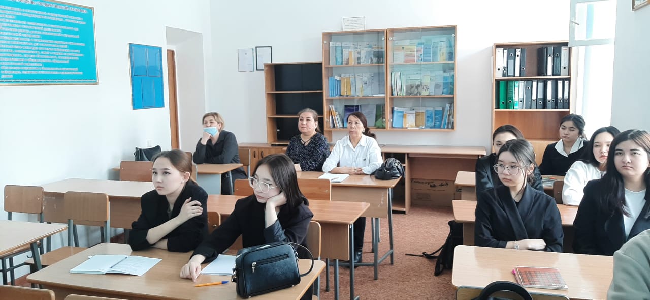 «Полилингв» студенттік ғылыми үйірмесінің қатысушылары
