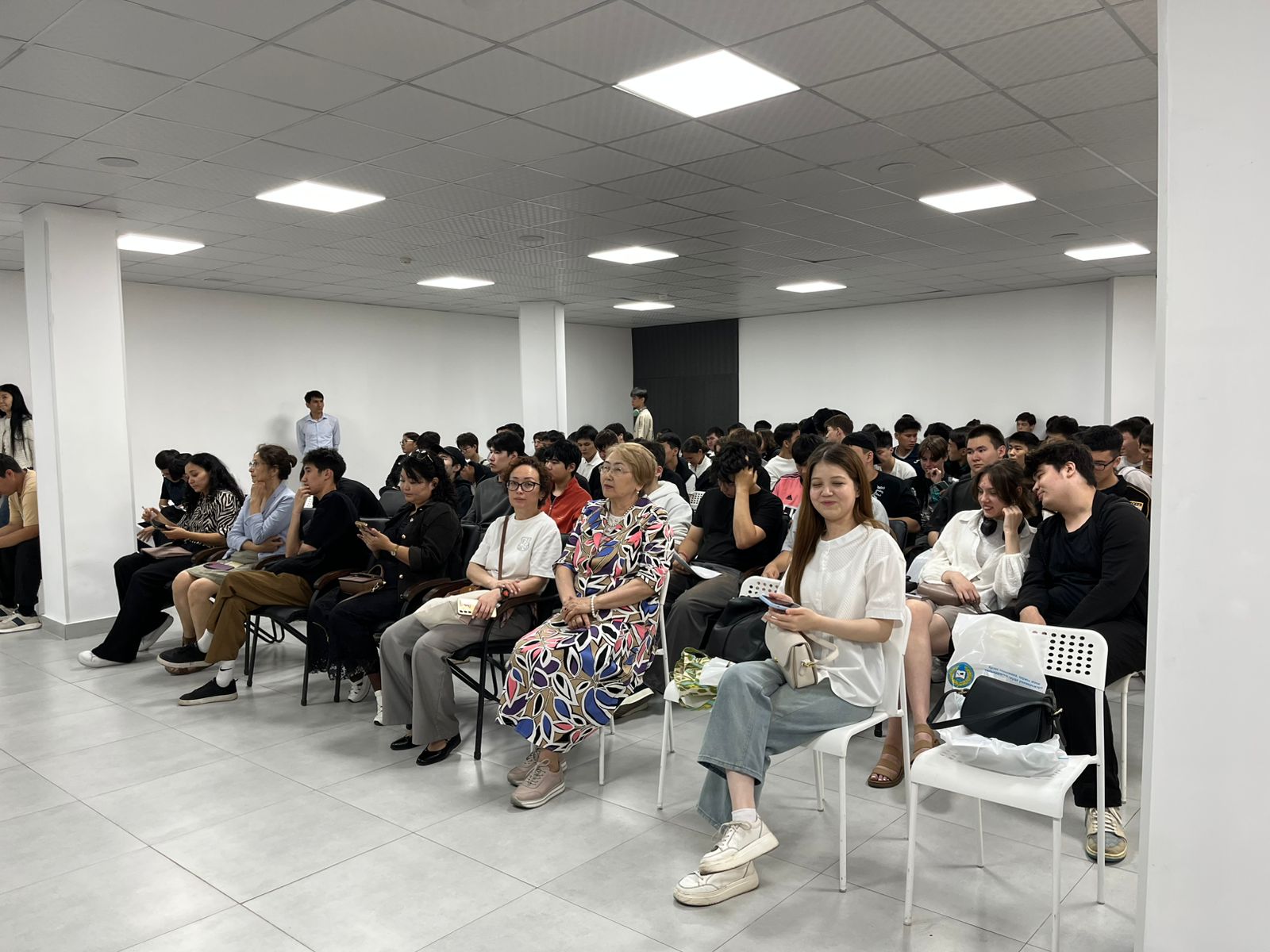 Esil University провел профориентационную встречу с выпускниками URBAN COLLEGE