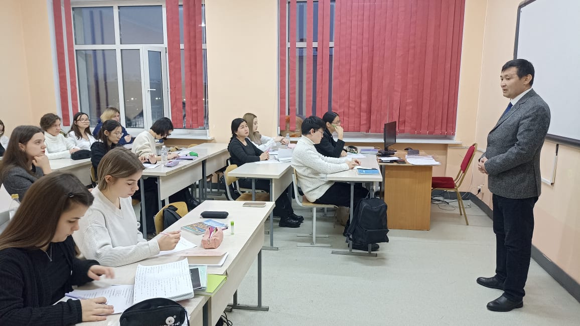 Встреча с выпускниками Международного колледжа имени Магжана Жумабаева