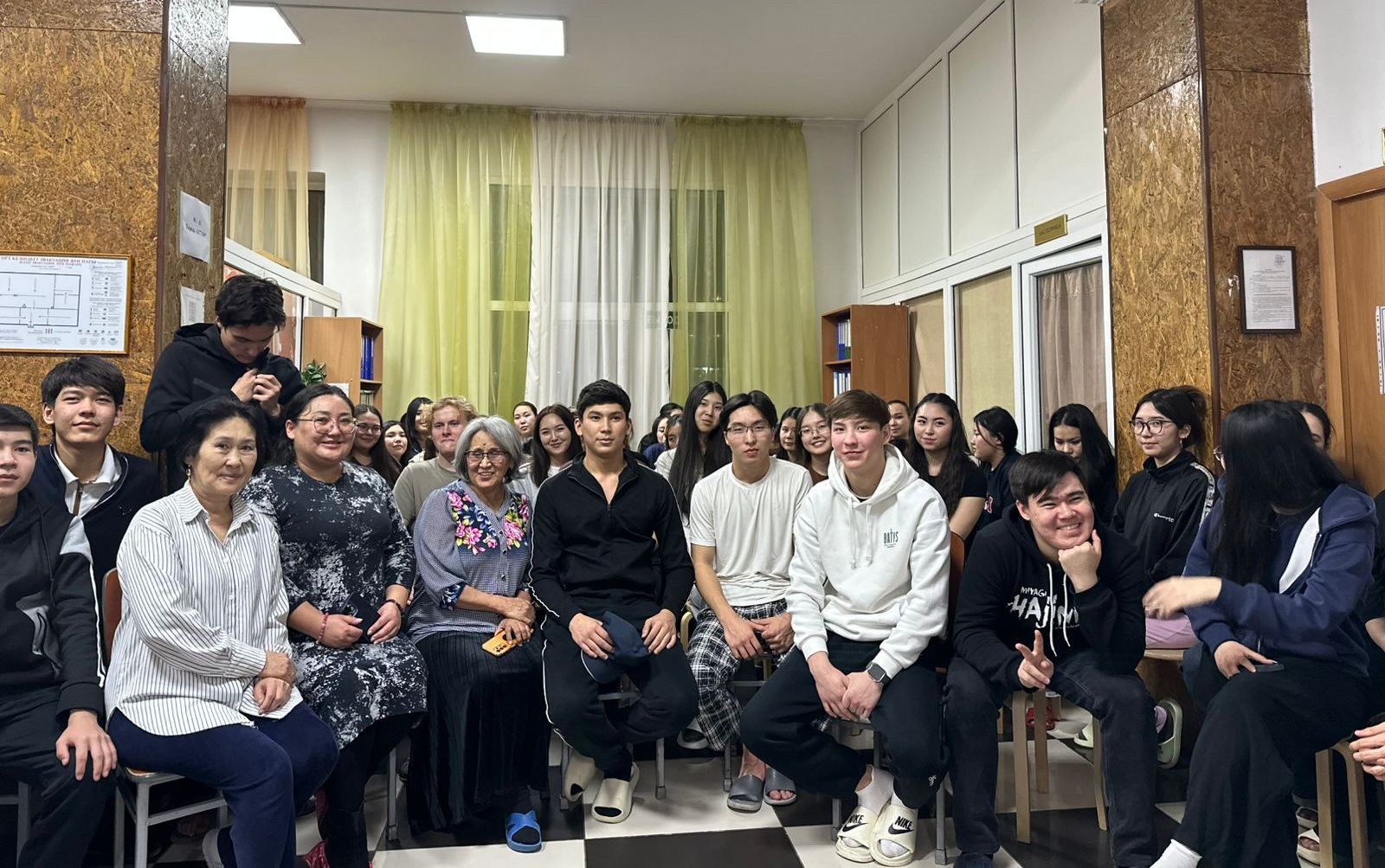 Студентам Esil University разъяснили правила проживания в общежитии