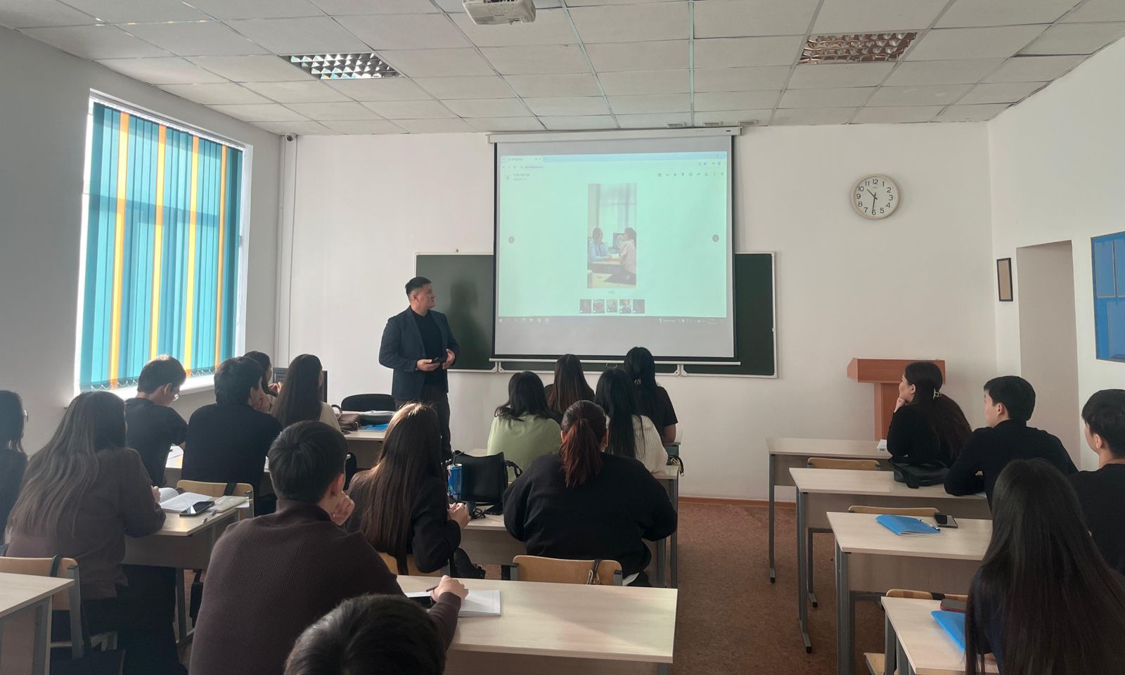 В Esil University обсудили ответственность за сталкинг и нормы студенческой этики