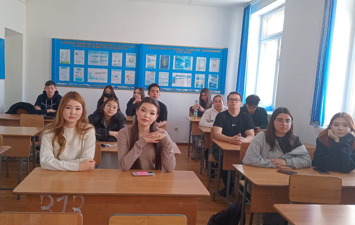 Кураторский час посвятили безопасности и сталкингу