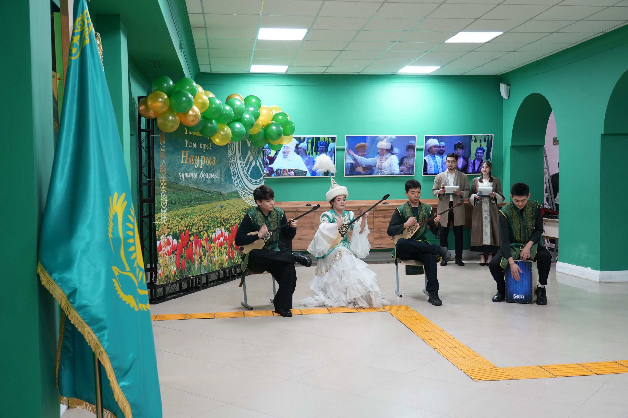 В Esil University прошла праздничная программа, посвящённая Дню Корису