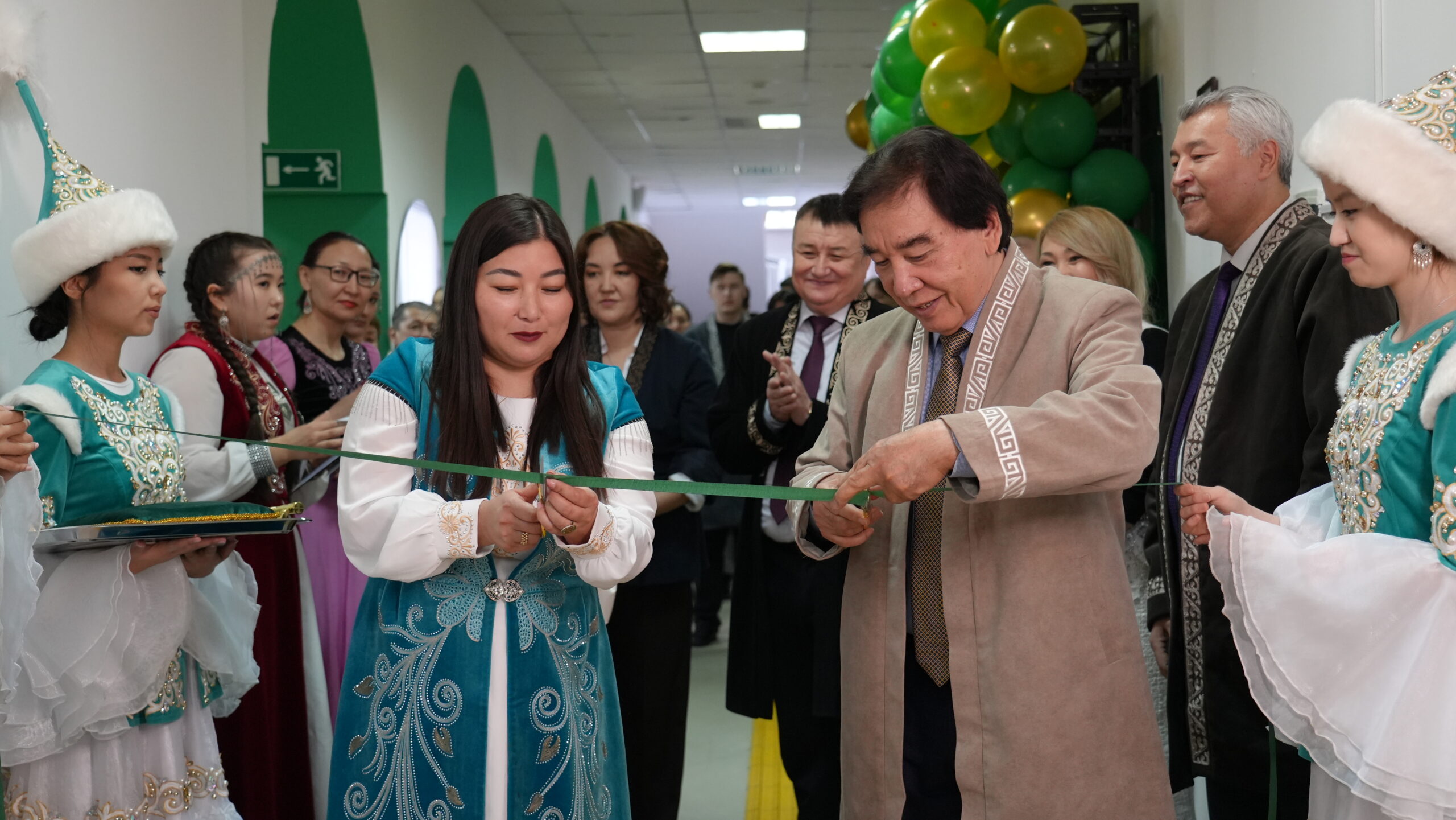 В Esil University открыли цифровую аллею и лаборатории искусственного интеллекта