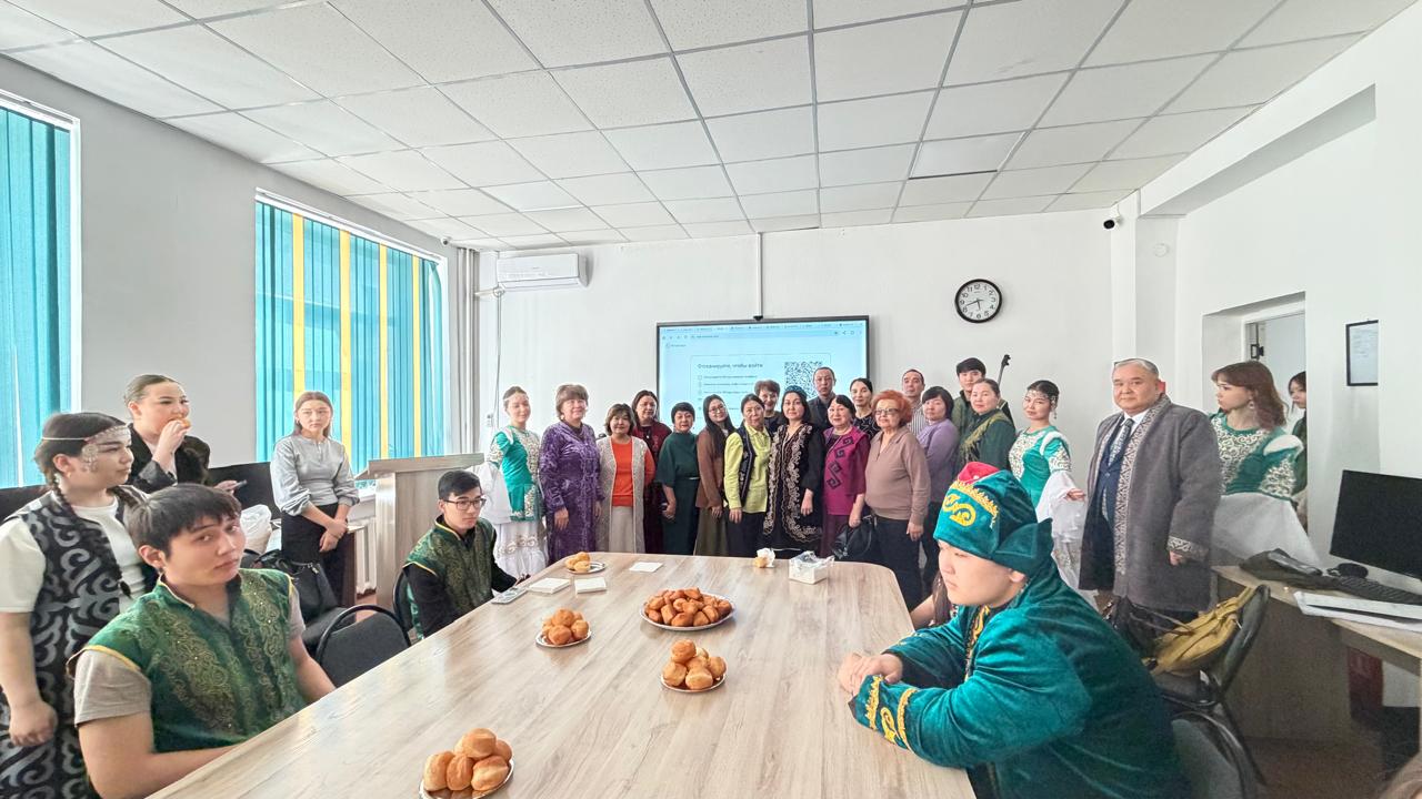 Открытый воспитательный час «Традиции и обычаи казахского народа» прошёл в Esil University