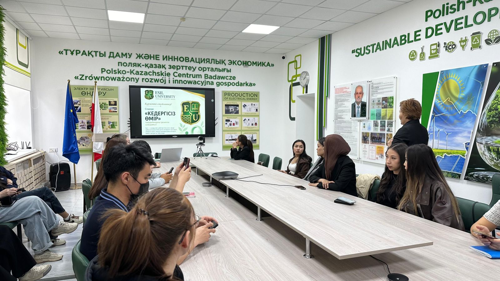 Esil大学&ldquo;无障碍生活&rdquo;训练营：情感发展与包容性环境