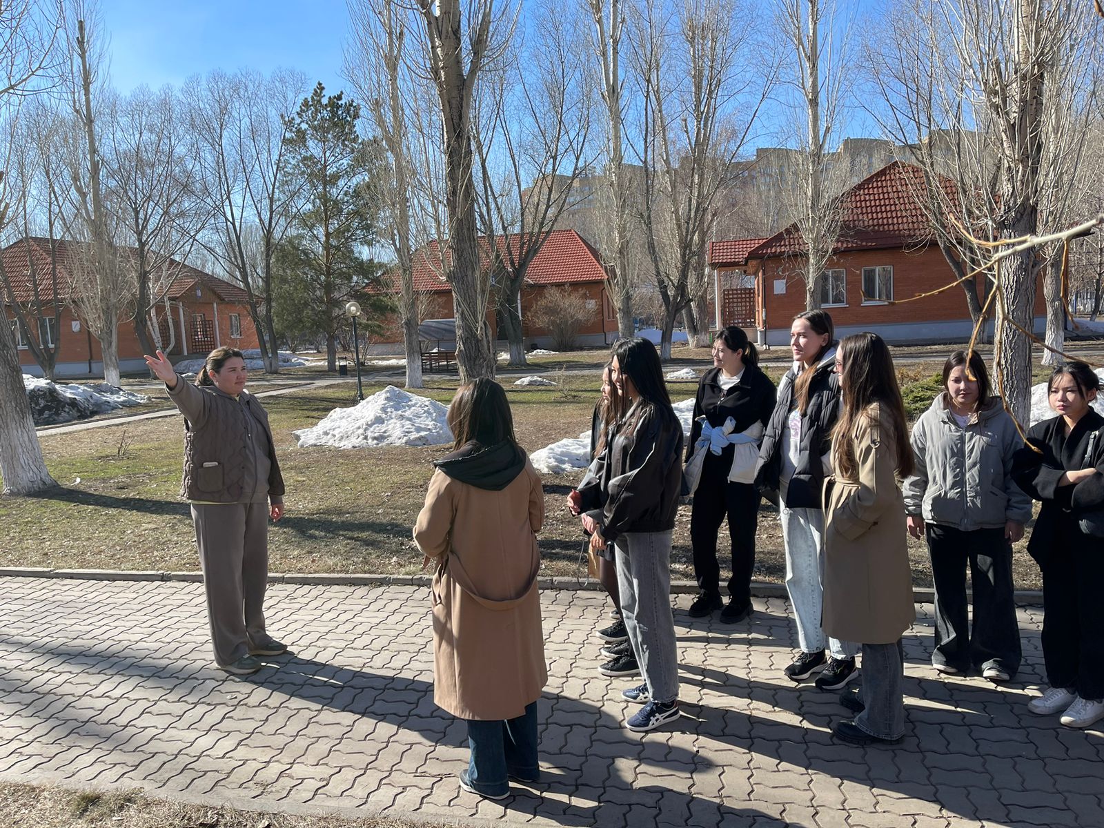 Совместный кураторский час со студентами кафедры «Право» Esil University в детской деревне Астана «SOS»