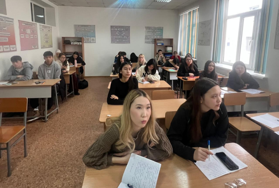На кафедре «Туризм» провели кураторские часы по вопросам производственной практики