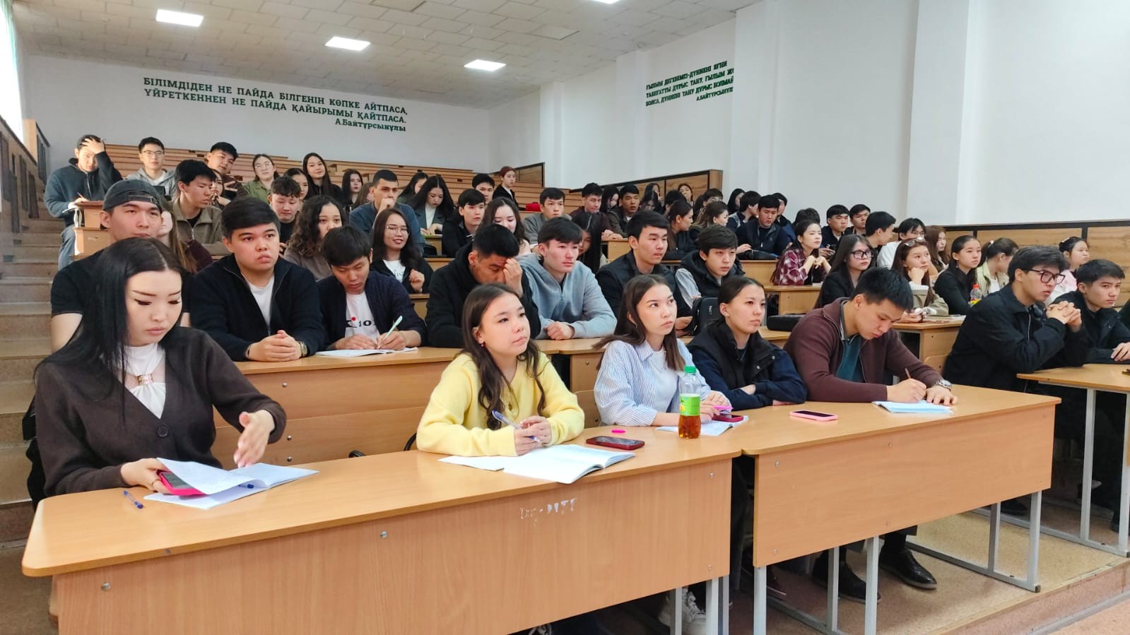 В Esil University проведены кураторские часы по вопросам академической честности