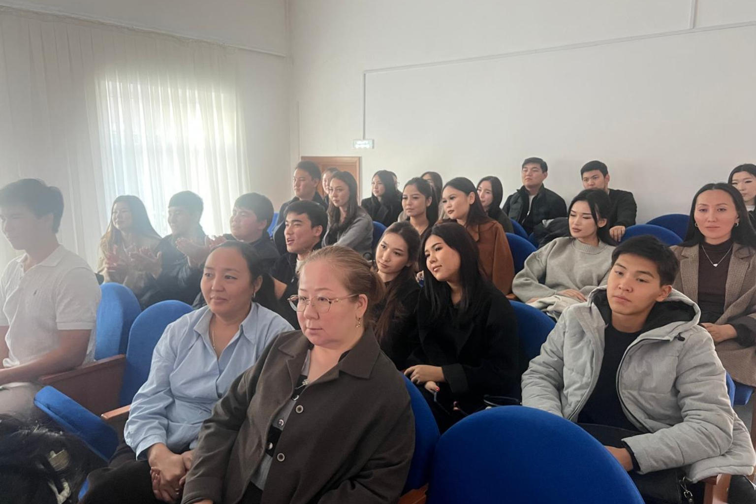 Посещение праздничного концерта студентами Esil University